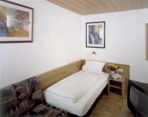 Отель Frankischer Landgasthof Uettingen Номер фото